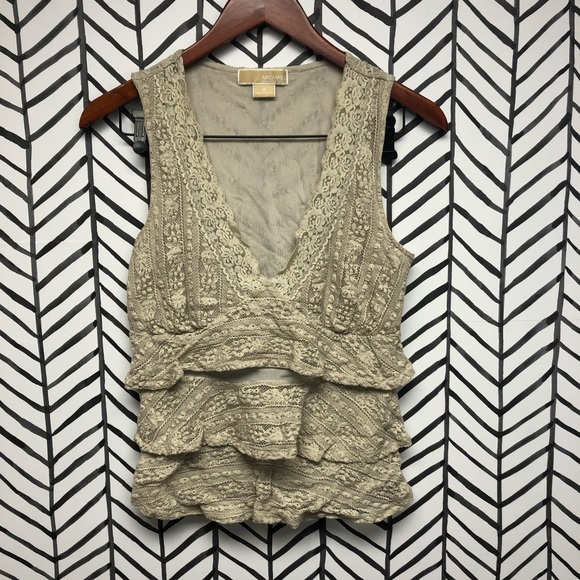 MICHAEL Michael Kors Tops - 💛$5 SALE Michael Michael Kors V-Neck Ruffle Lace Tank